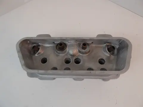 Porsche  356  60-75  PS  ?  Zylinderkopf am Motor