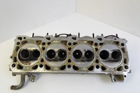 Nr 1 Porsche 944 968  Zylinderkopf 9441043035R