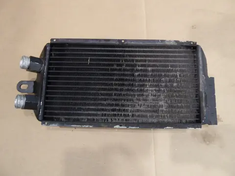 Porsche 911 930 G Modell Ölkühler im Kotflügel 93020705300