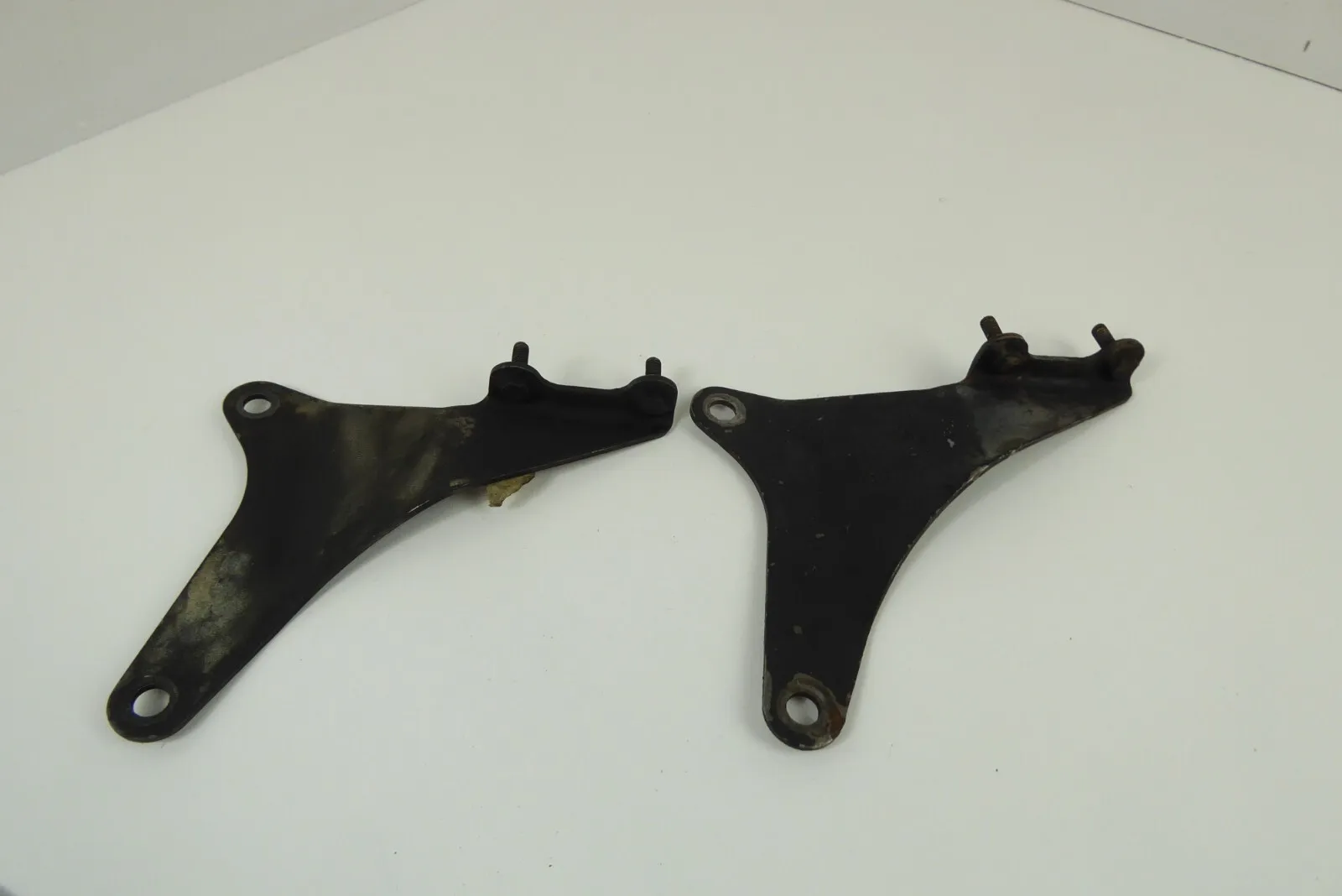 Porsche 911 964 - Auspuff Schalldämpfer Halterung 93011111302 ORIGINAL