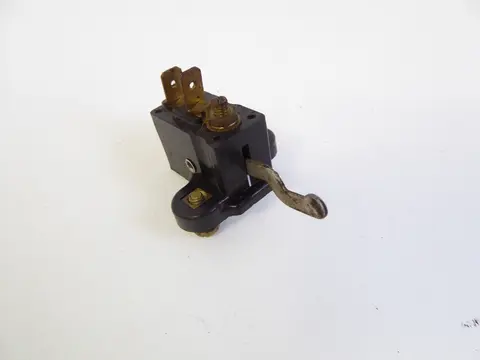 PORSCHE 911 1965-90 912 914 91161341101 Bremslichtschalter an der Pedalerie