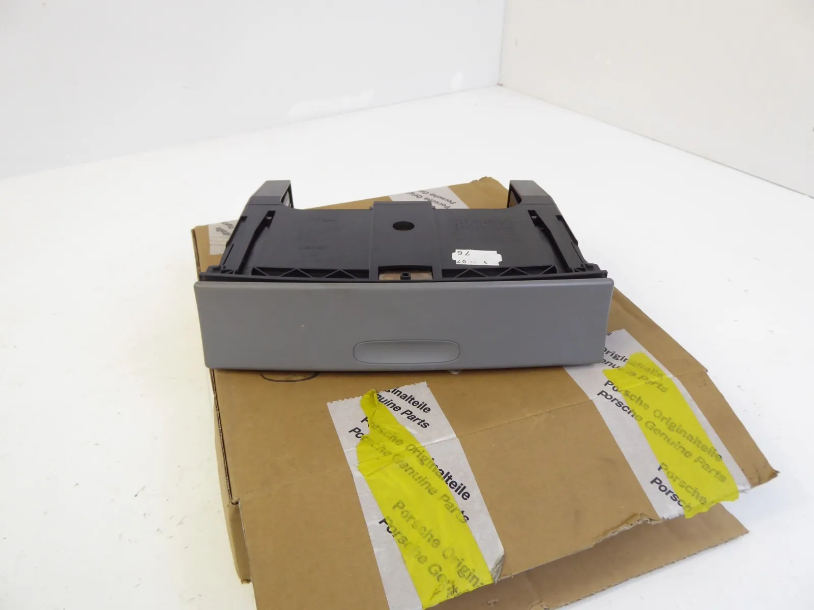 Porsche Cayenne 9PA Getränkehalter hinten 955552286037BA NEU ORIGINAL