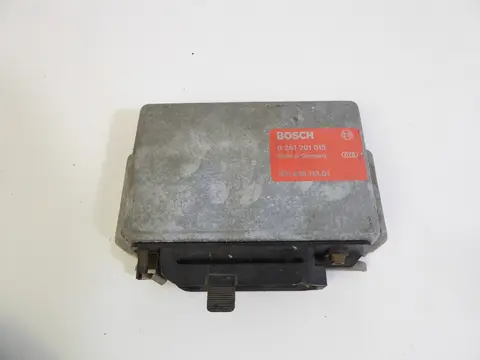 Porsche 944 951 Motor  Motorsteuergerät 95161811301 Steuergerät Bosch 0261201015