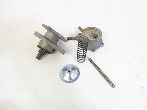 Porsche 356 C  912 Benzinpumpe original Kraftstoffpumpe Pierburg