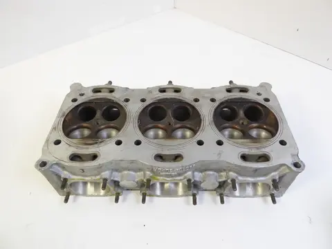 Porsche 911 996 RSR Turbo Zylinderkopf 4-6 9961040119 996104201