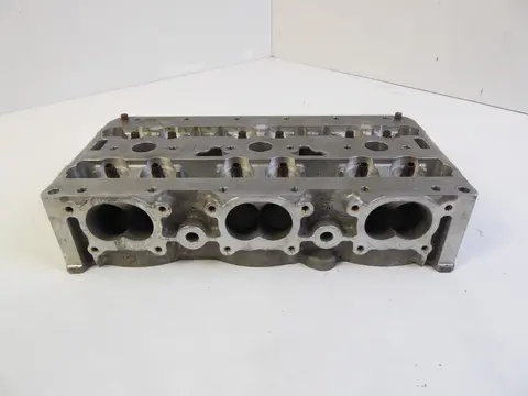 Nr.1  Porsche 911 996 997  Turbo Zylinderkopf  996104201 A
