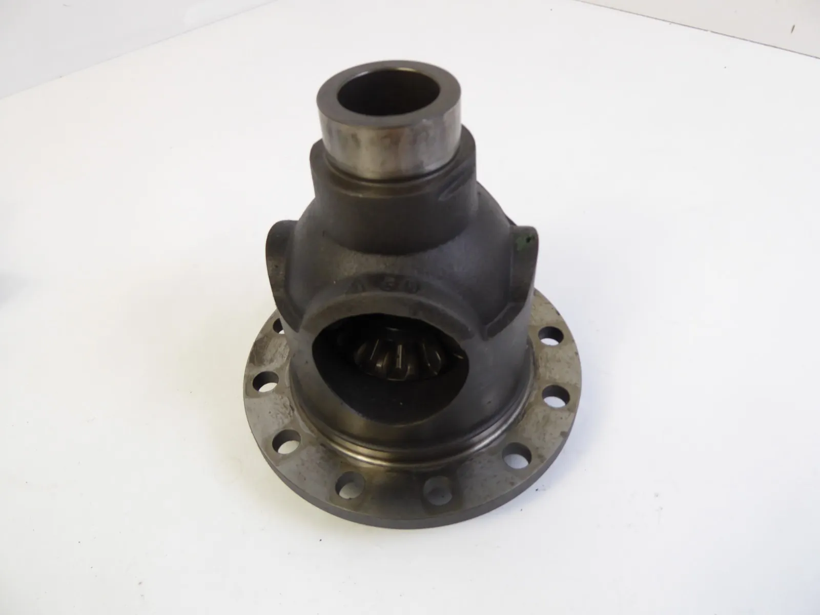 Porsche 911 964 Differenzial Korb im Getriebe 9503322120R