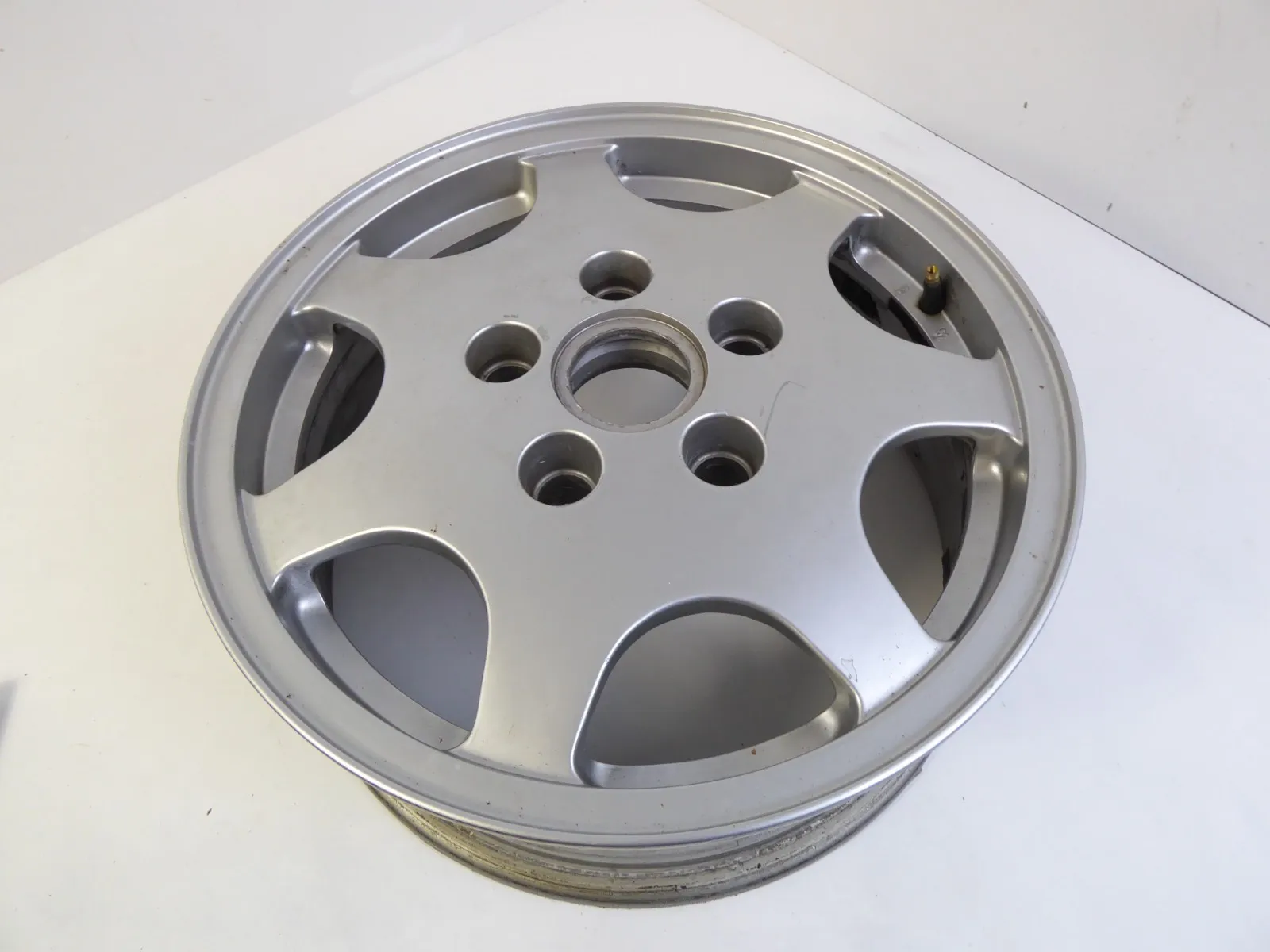 Porsche 964 911 924/944 6J x16 ET 52 96436211201 Alufelge Felgen