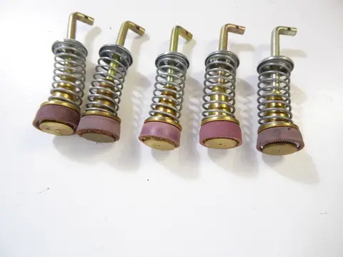 Porsche 356 ZENITH 32 NDIX Vergaser Beschleunigerpumpe Kolben 61610085000