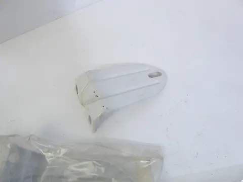 PORSCHE BOXSTER 987 Kotflügelhalter vorne links 99750455500