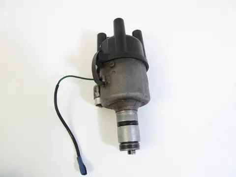Porsche 356  912  Zündverteiler Bosch 9230081050 im Motor