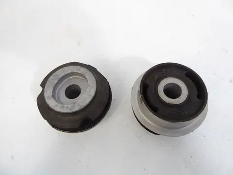 Porsche 911 993 99333113302 Fahrwerkshilfsrahmen