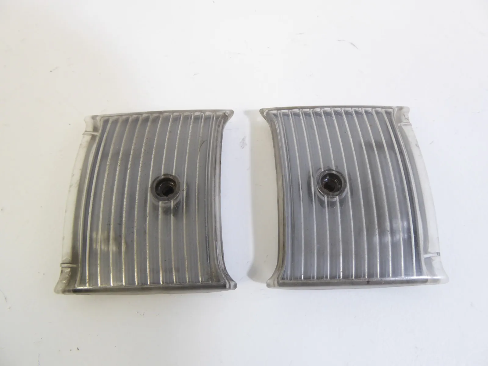 Porsche 911 964 Blende Abdeckung vorne Nebelscheinwerfer 96463141701