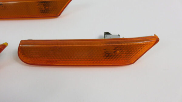 Porsche  911 996  Seite Blinker  Links   am Kotflügel - 99663104301 – Bild 3