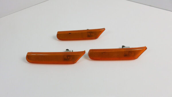 Porsche  911 996  Seite Blinker  Links   am Kotflügel - 99663104301