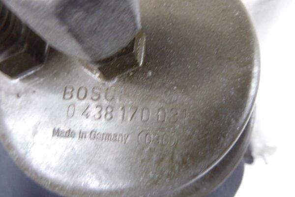 Porsche 911 Kraftstoff Druckregler Kraftstoffleitung Benzinpumpe 0438170031 – Bild 5