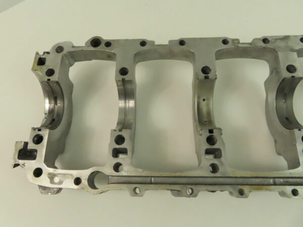 Porsche 944 951 -- Turbo Kurbelwellenbock Kurbelwellengehäuse 9441011036R – Bild 3