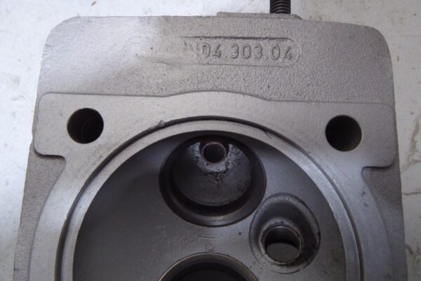 Porsche 911 Zylinderkopf 9011043030R  von 09.1964 im Motor – Bild 4
