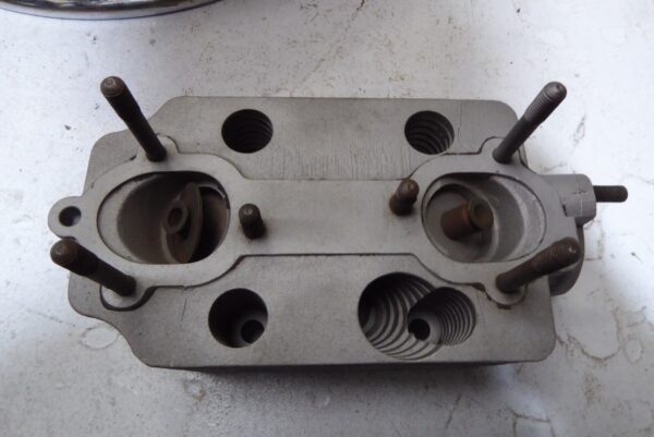 Porsche 911 Zylinderkopf 9011043030R  von 09.1964 im Motor – Bild 7