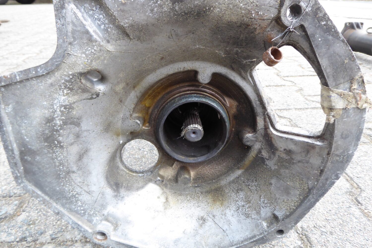 Porsche 924 477 2,0l 125PS Zentralrohr Kardanwelle Transaxlewelle 477521271F – Bild 3