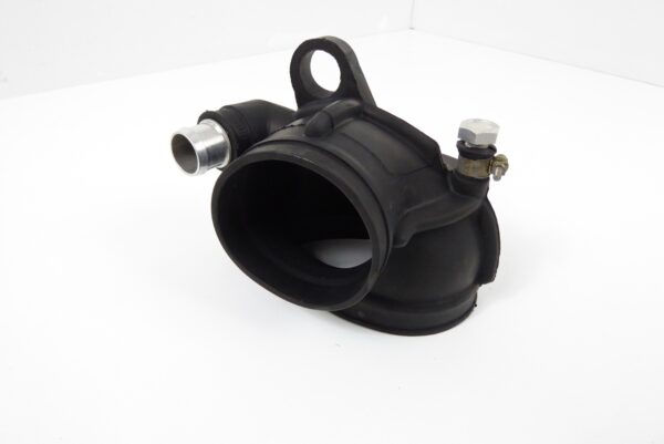 Porsche  964 911  Lufthutzeneinlass Stutzen am Motor 96411036600