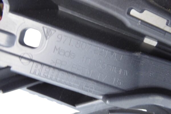 Porsche Panamera Stoßstange  971807221AJ vorne ab 2016  971807221AJ – Bild 8