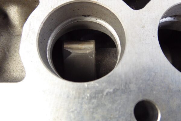 Nr 1 Porsche 944 Nockenwellenblock Nockenwelle 9441052506R – Bild 15