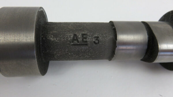 Porsche 911  2.0-2.2-2.4T Modell  914/6 Nockenwelle im Motor-- 9011051330R links – Bild 3