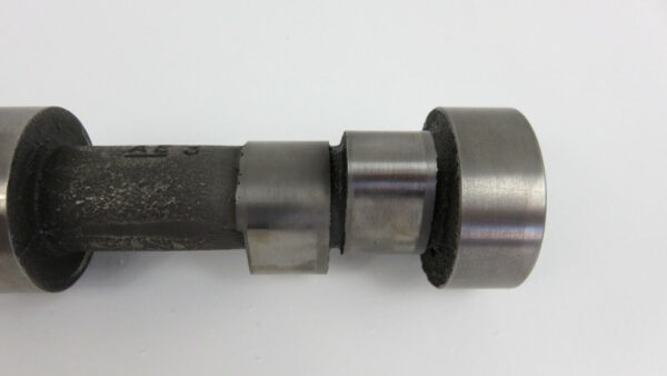 Porsche 911  2.0-2.2-2.4T Modell  914/6 Nockenwelle im Motor-- 9011051330R links – Bild 4