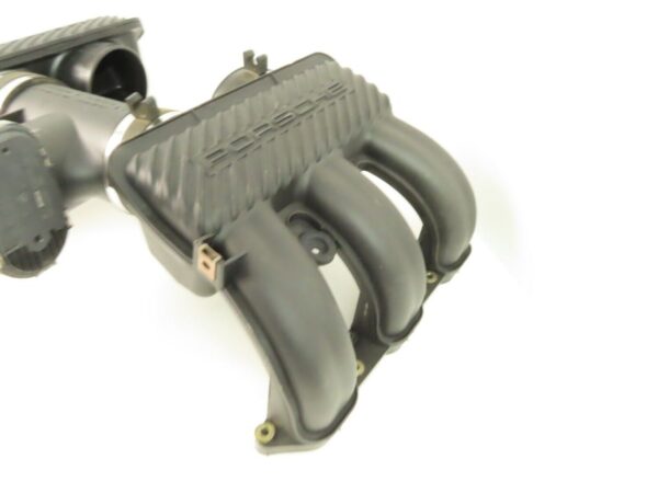 Porsche 911/ 996 Einspritzanlage  3,6L Drosselklappe Ansaugspinne am Motor – Bild 3