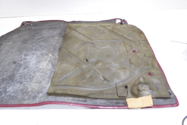 Porsche  928 Kofferraum Teppich Rot – Bild 7