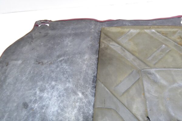 Porsche  928 Kofferraum Teppich Rot – Bild 10