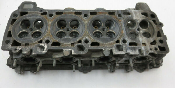 Porsche 928 Zylinderkopf 9281044132R am Motor