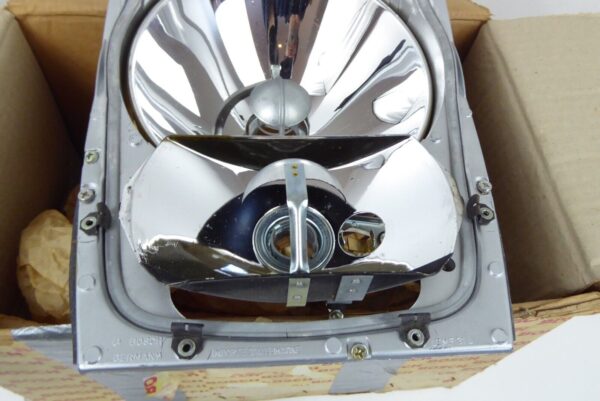NEU Mercedes W111 W112 Originaler Scheinwerfer ohne Glas – Bild 3