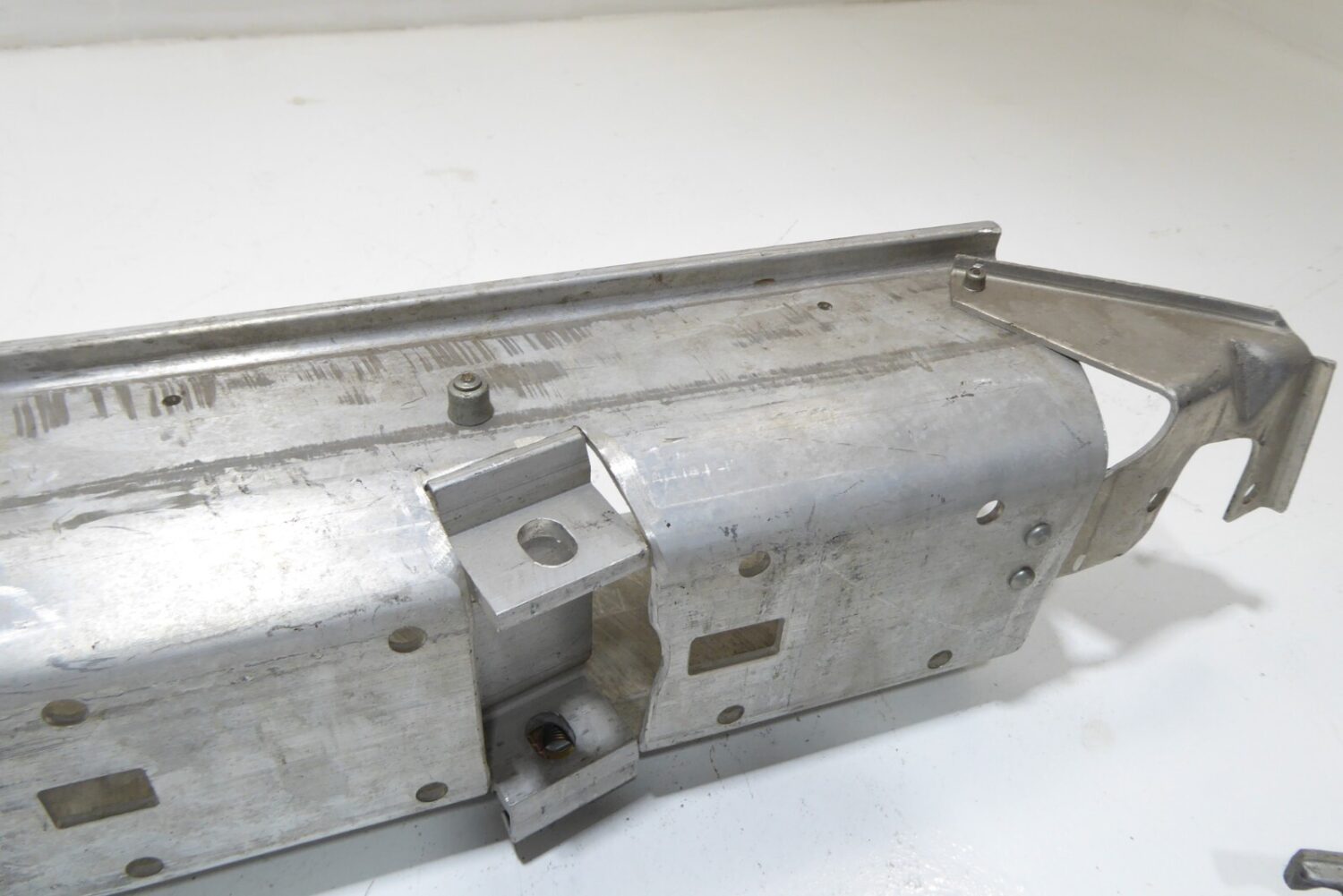 NEU Porsche 928 S4 Stoßstangenträger Stoßstange Hinten Aluträger 92850501004 – Bild 7