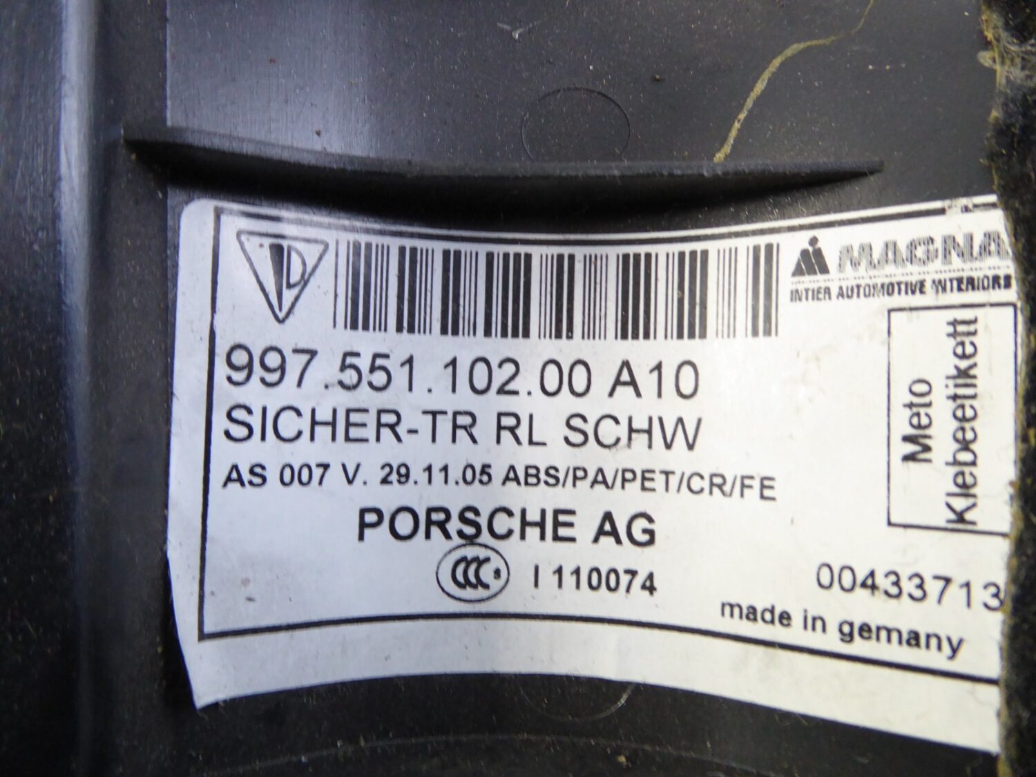 PORSCHE 911 (997) Gehäuse Sicherungskasten rechts schwarz 99755110200 A10 – Bild 3