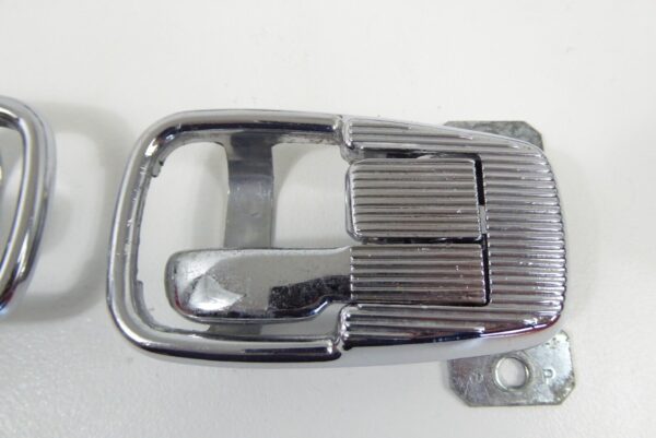 PORSCHE 914 914/6 Türgriff innen Rechts Links Türöffner 411337097 – Bild 3
