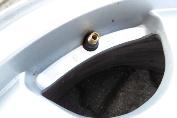 Porsche 911 964 944  16 Zoll ET52  96436211201 96436211601 Alufelgen Satz – Bild 5