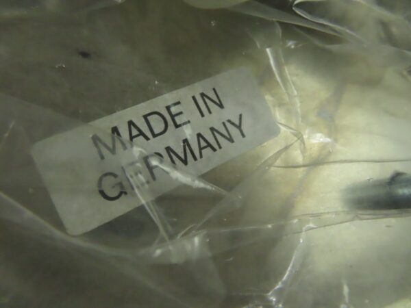 Porsche 911 996 Auspuffhalter Endtopfhalter Halter rechts 99611122802 NEU – Bild 4