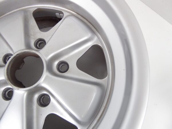 Porsche 911 Fuchs Felge    8J x 15 Zoll 91136102042 – Bild 5