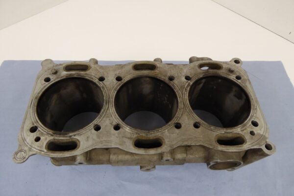 PORSCHE 911 996 GT 3 Zylinderbuchsen 9961013111R – Bild 3
