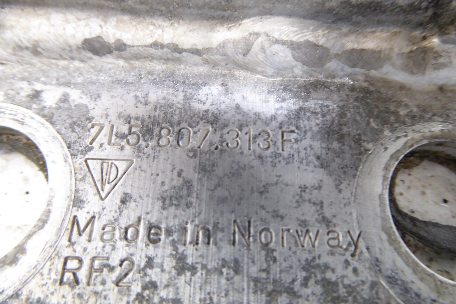 PORSCHE Cayenne 7L5807309P Steg Stoßstange Hinten – Bild 5