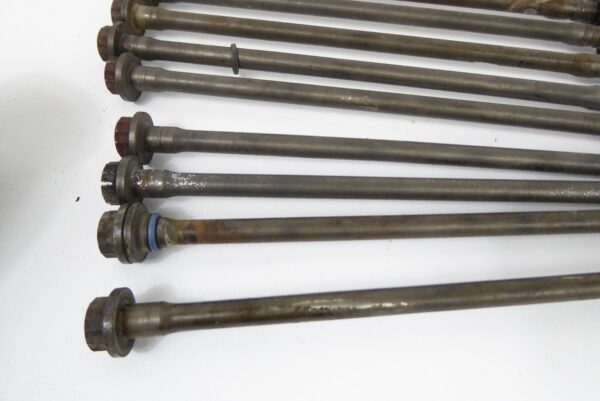 Porsche 911 993 964 - Schraube Kurbelgehäuse Motorgehäuse Motorblock 95910117301 – Bild 7