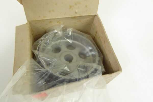 NOS NOS Porsche 928  Antriebszahnrad der Ölpumpe  92810710711 – Bild 6