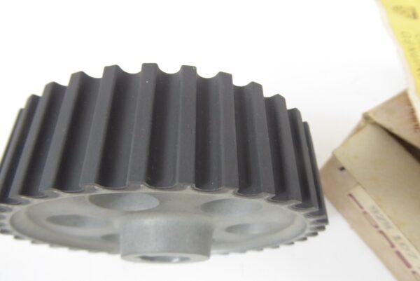NOS NOS Porsche 928  Antriebszahnrad der Ölpumpe  92810710711 – Bild 7