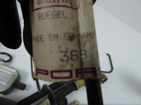 Porsche 356/912 Ventil Abdeckung Rückhalte Feder 36904240 Spannbügel – Bild 3