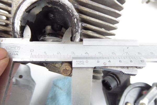 Porsche 911 Zylinderkopf 9301043292R MFI Doppeltzündung 420mm – Bild 10
