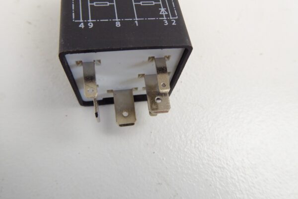 Porsche 964 993 968  Relais Kraftstoffpumpe  NEU 99361522701 – Bild 4