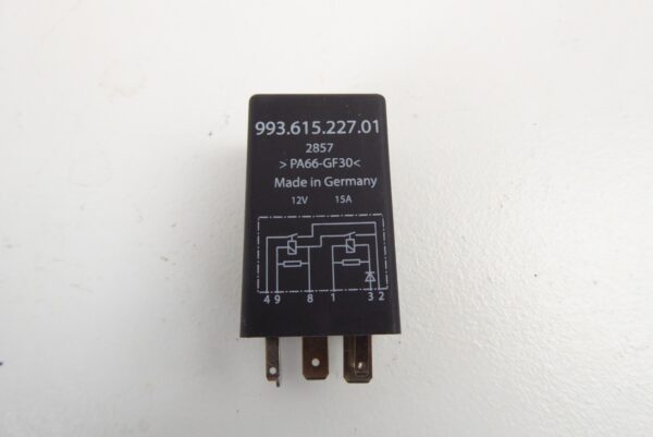 Porsche 964 993 968  Relais Kraftstoffpumpe  NEU 99361522701