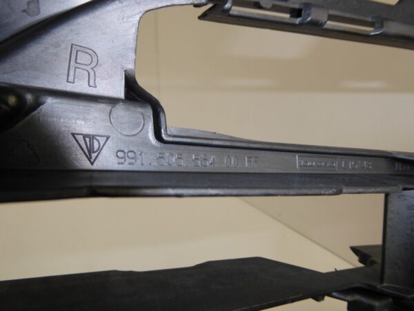 Porsche 991 911 Carrera Gitter Rechts Halterrahmen Stoßstange Vor 99150556400 – Bild 5